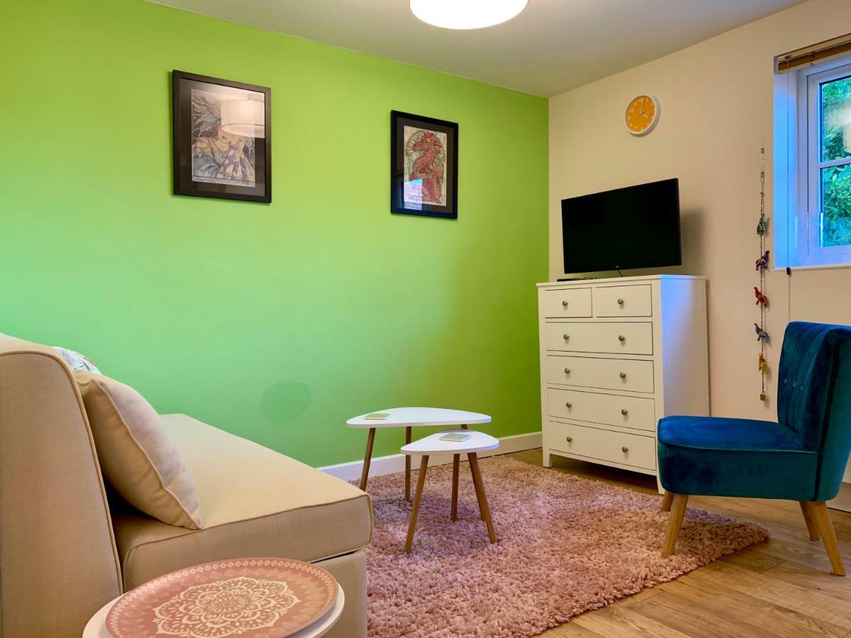 Pristine Apartment In The Centre Of Гластонбері Екстер'єр фото
